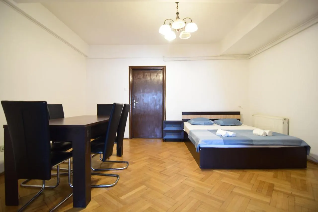 Apartment In The Midle Of The City Bucharest