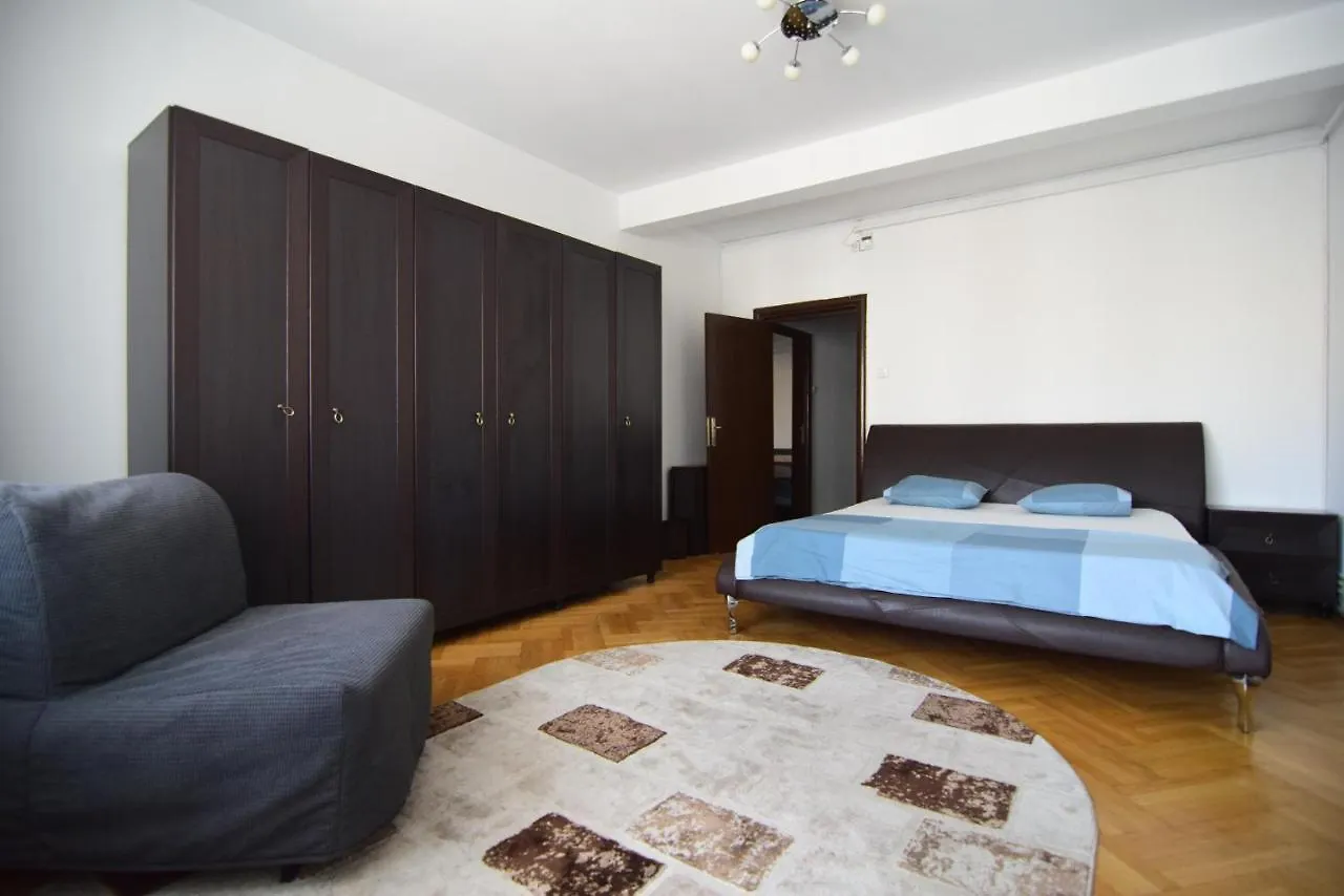 Apartment In The Midle Of The City Bucharest 0*,