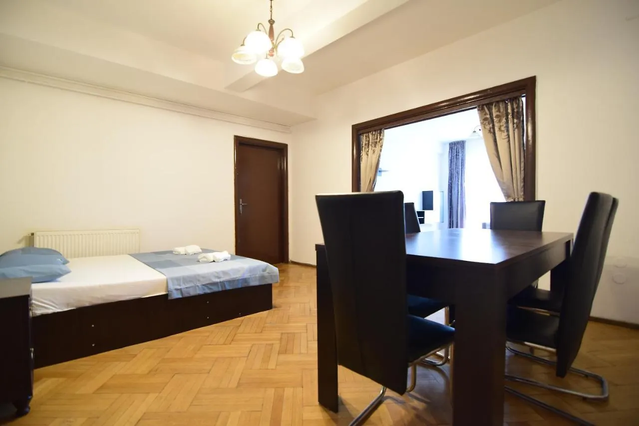 Apartment In The Midle Of The City Bucharest