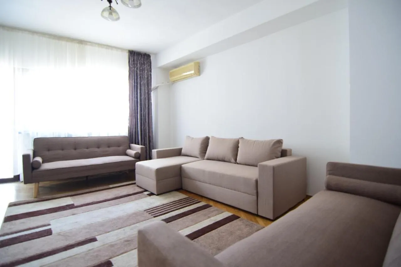Apartment In The Midle Of The City Bucharest