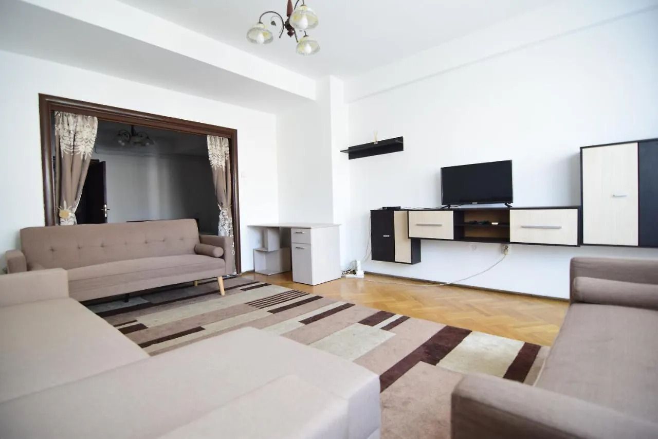 Apartment In The Midle Of The City Bucharest