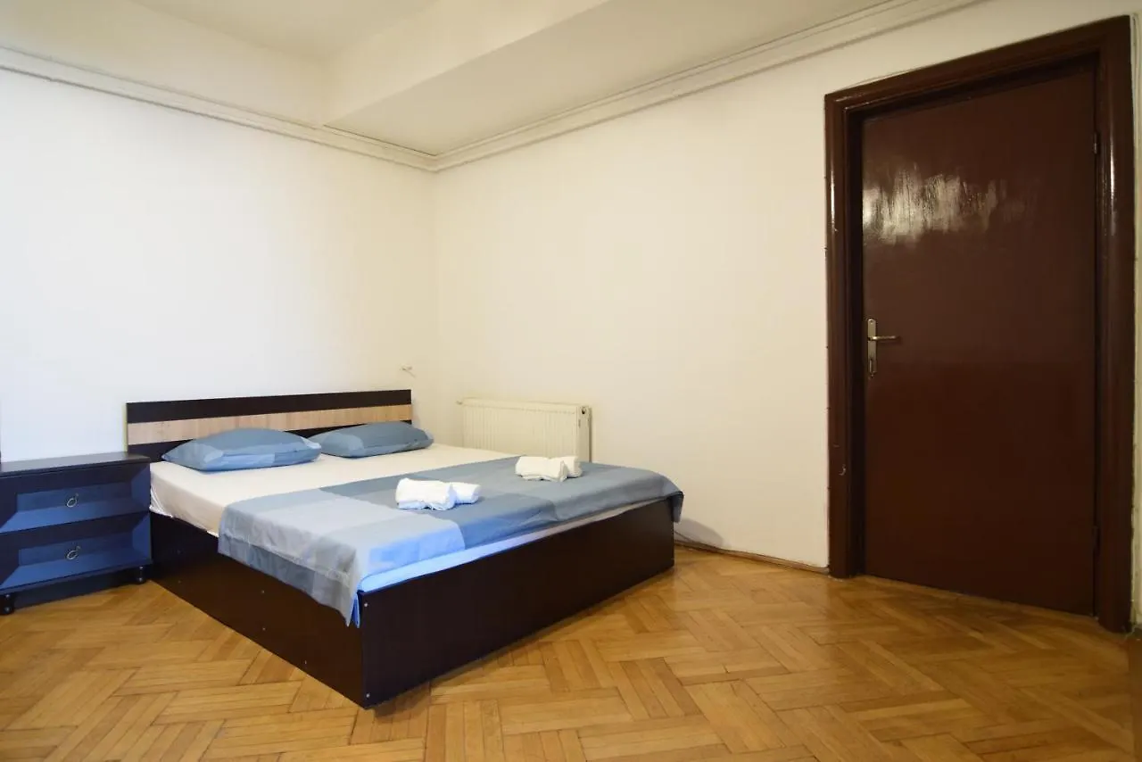 Apartment In The Midle Of The City Bucharest Romania